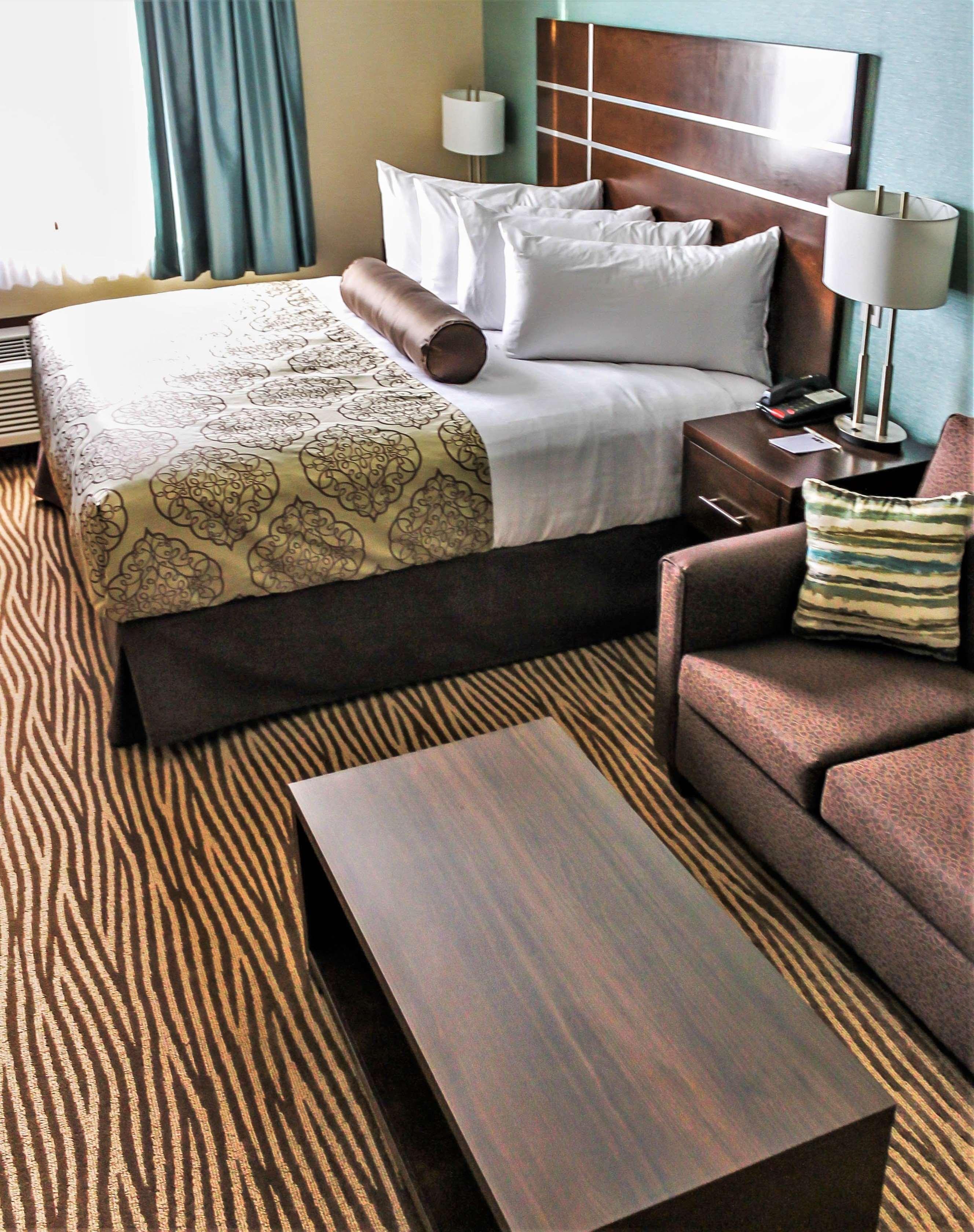 Best Western Plus Moosomin Hotel Экстерьер фото