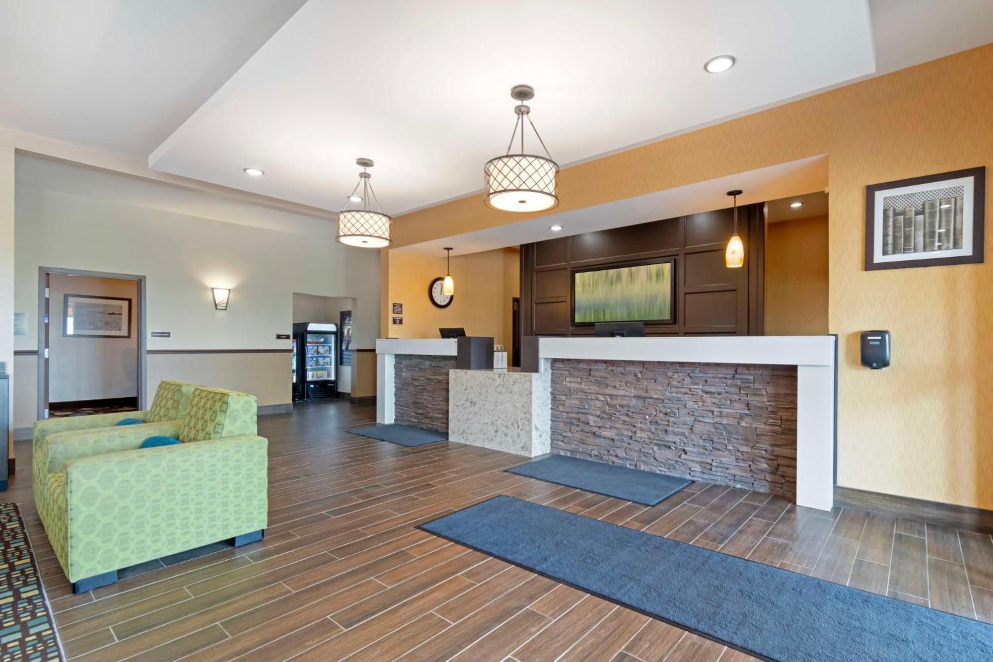 Best Western Plus Moosomin Hotel Экстерьер фото