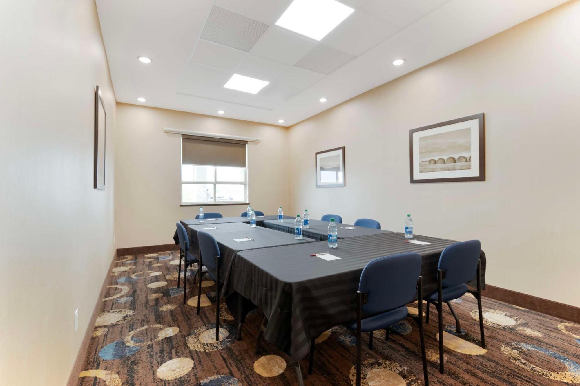 Best Western Plus Moosomin Hotel Экстерьер фото
