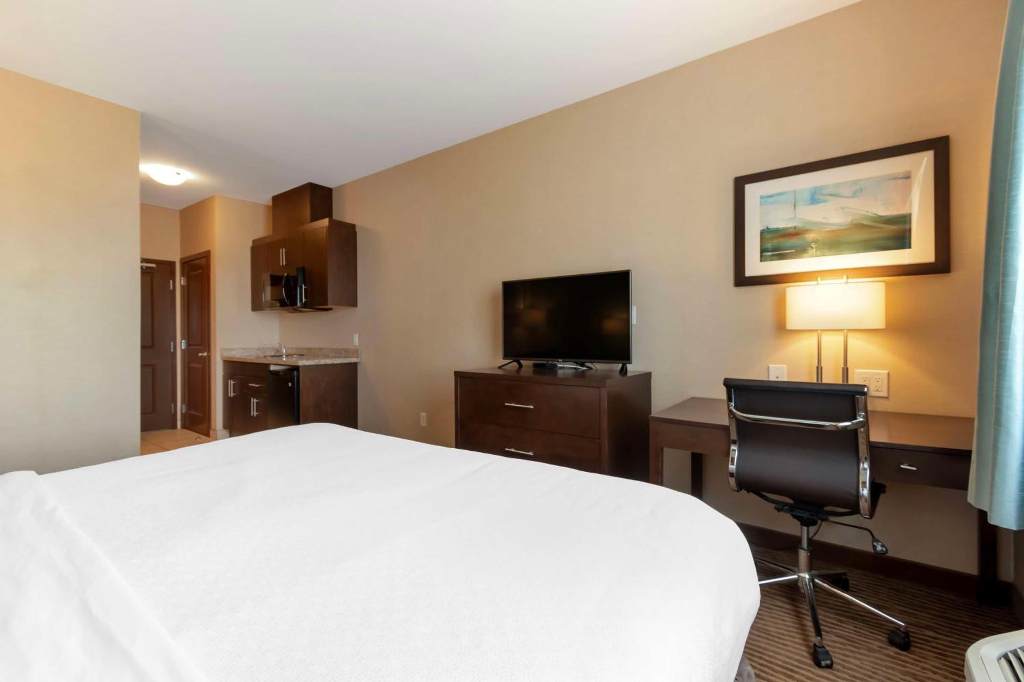 Best Western Plus Moosomin Hotel Экстерьер фото
