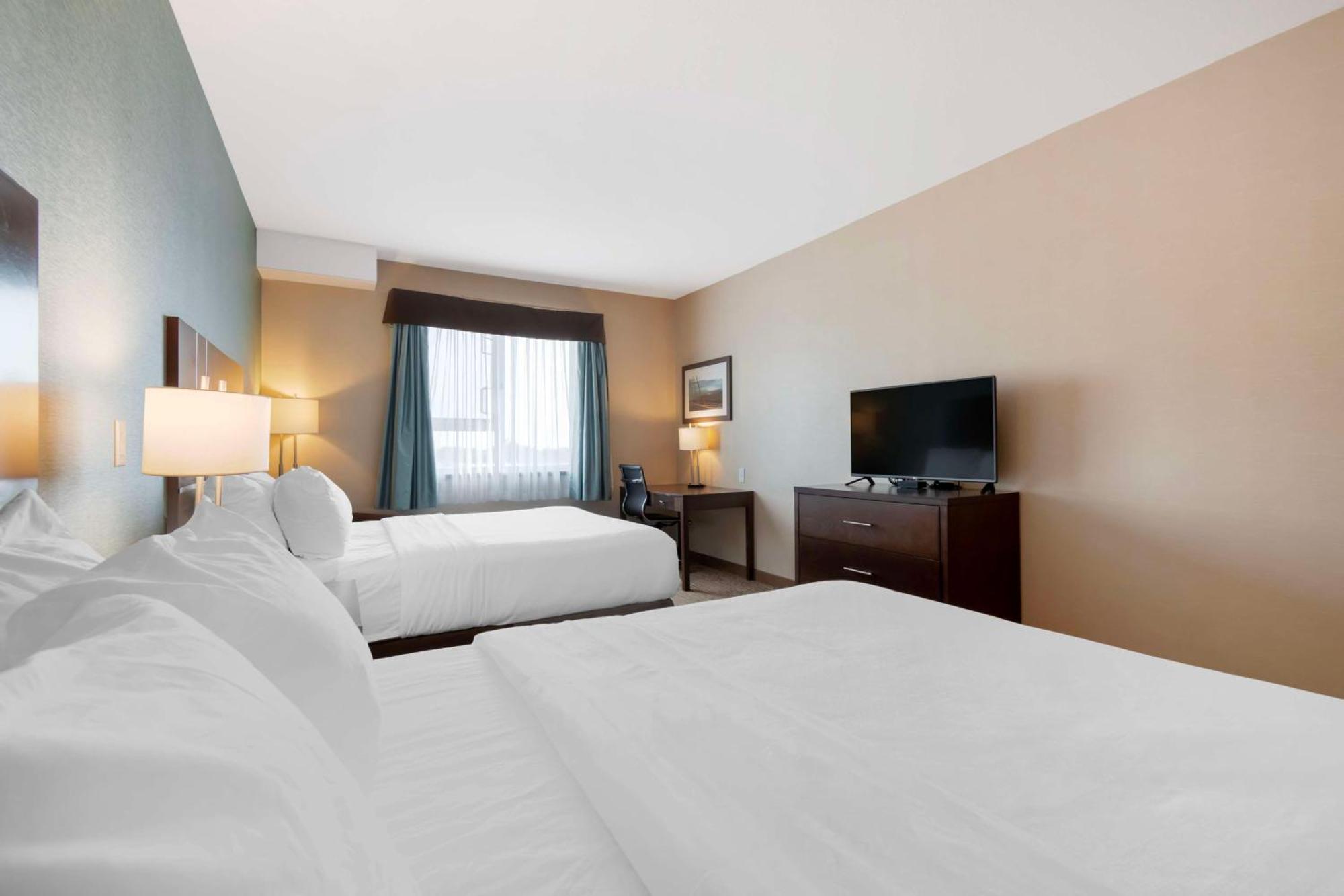 Best Western Plus Moosomin Hotel Экстерьер фото