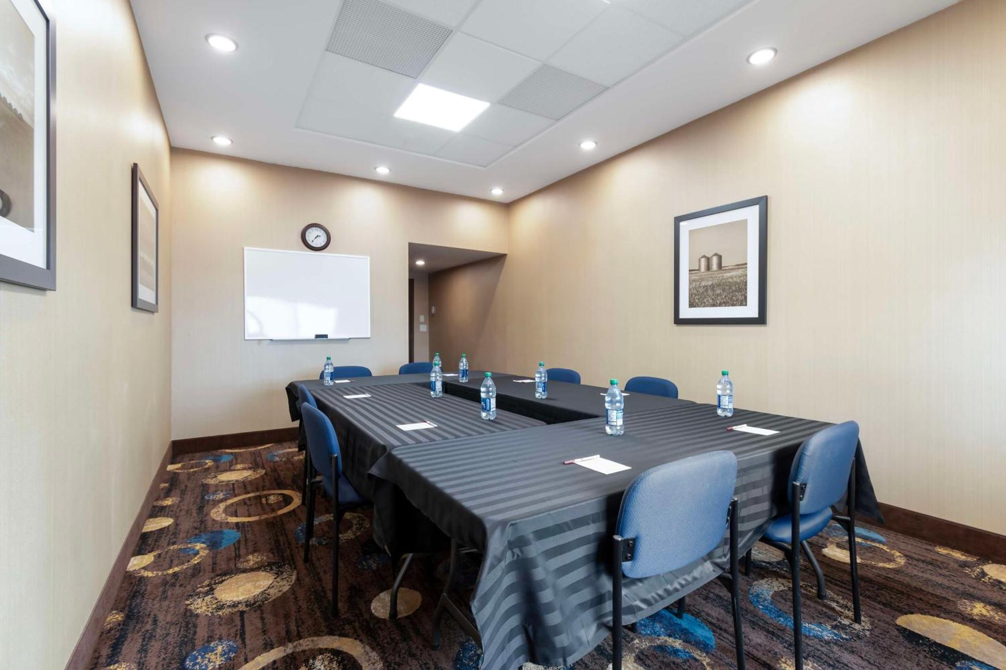 Best Western Plus Moosomin Hotel Экстерьер фото
