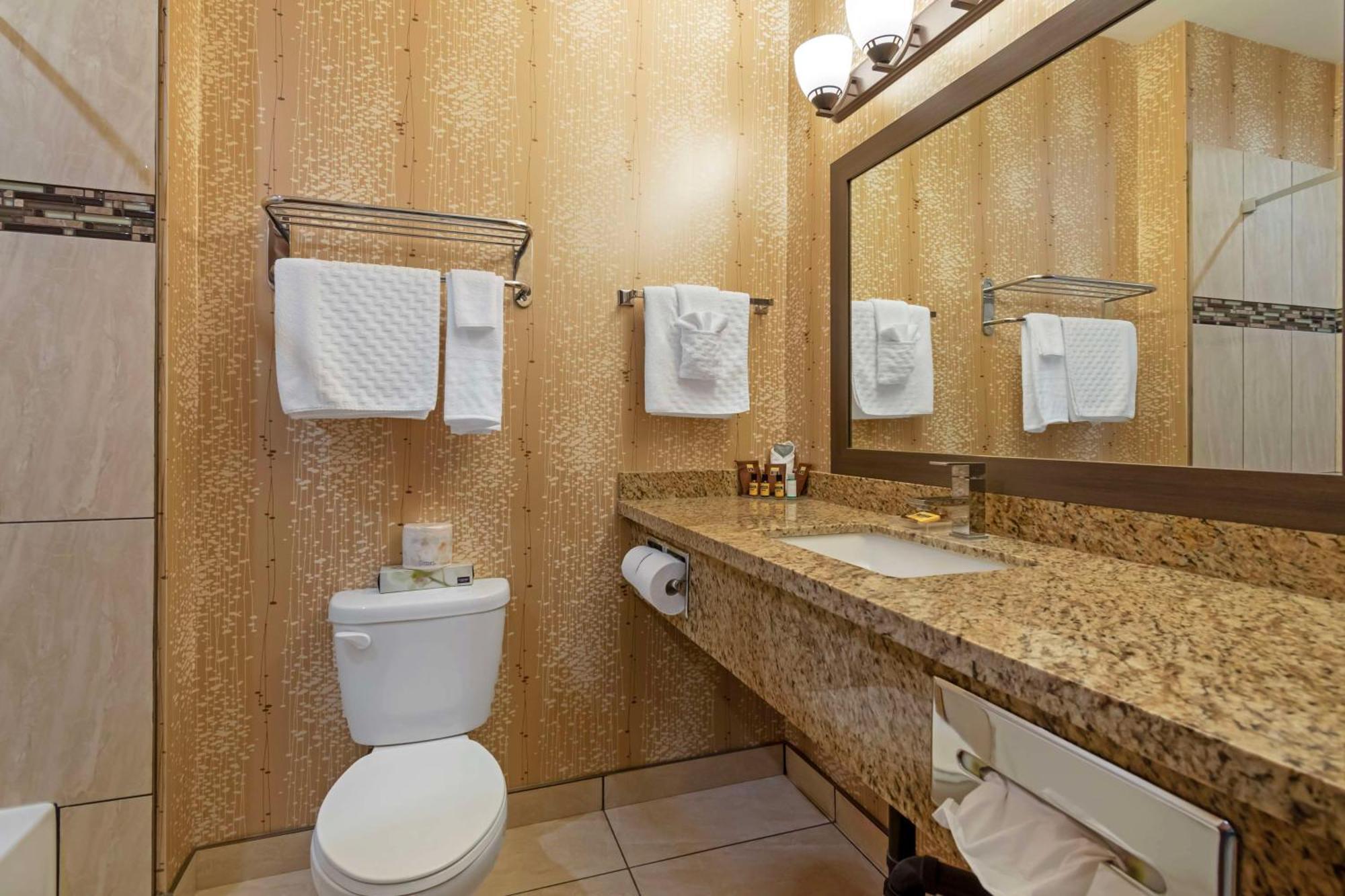 Best Western Plus Moosomin Hotel Экстерьер фото