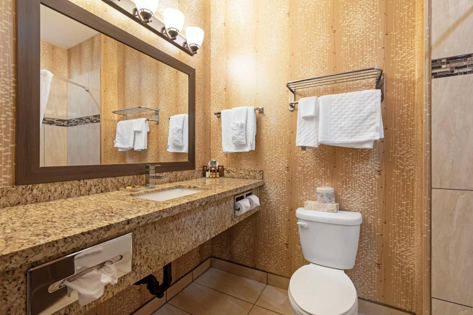 Best Western Plus Moosomin Hotel Экстерьер фото