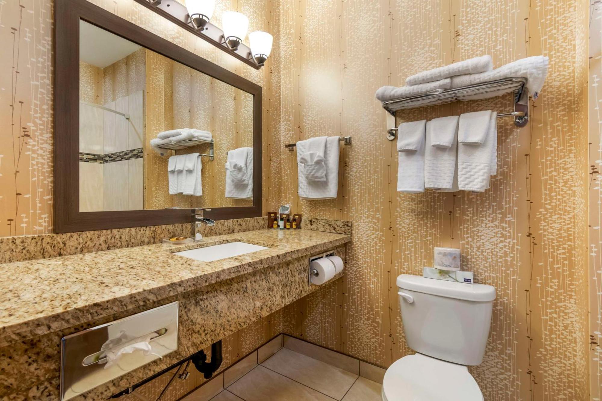 Best Western Plus Moosomin Hotel Экстерьер фото