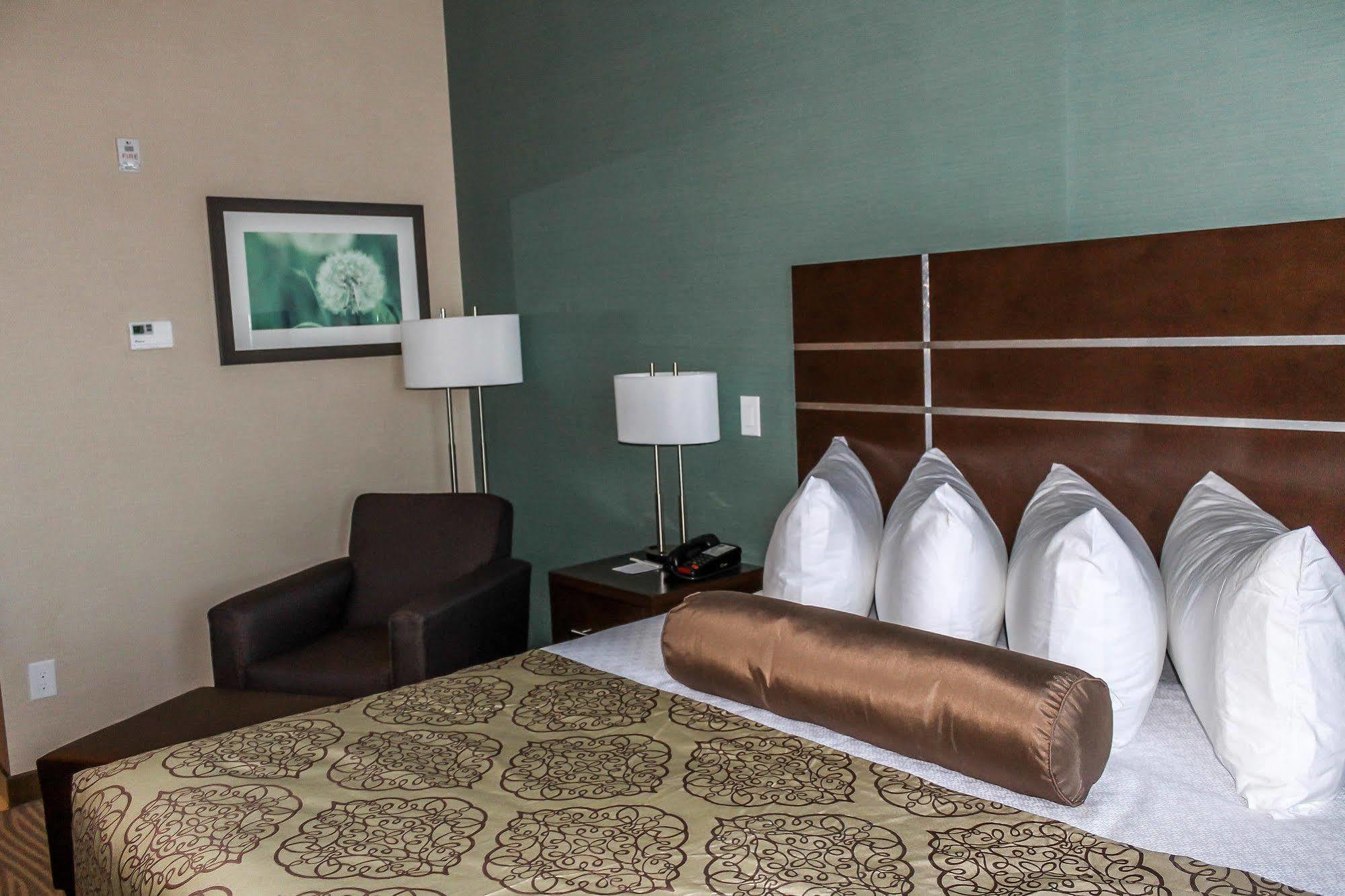 Best Western Plus Moosomin Hotel Экстерьер фото