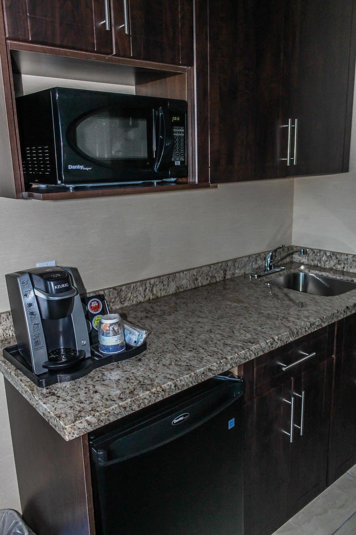 Best Western Plus Moosomin Hotel Экстерьер фото