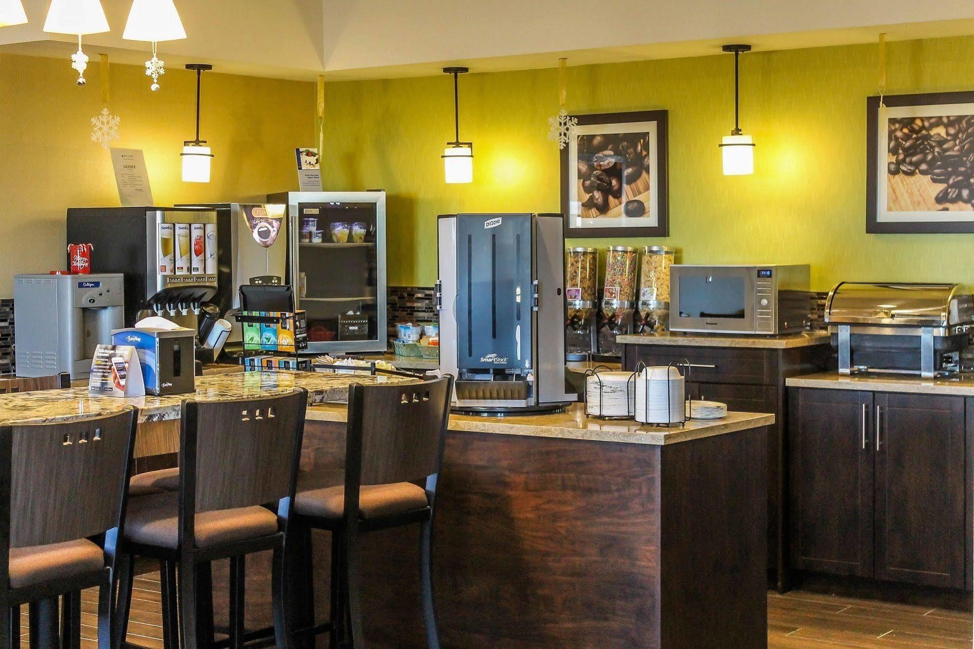 Best Western Plus Moosomin Hotel Экстерьер фото