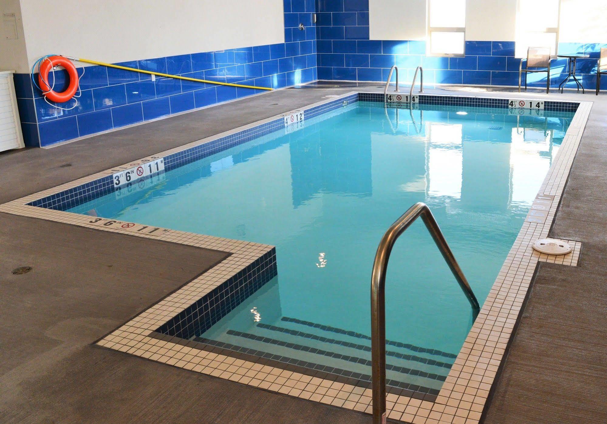 Best Western Plus Moosomin Hotel Экстерьер фото